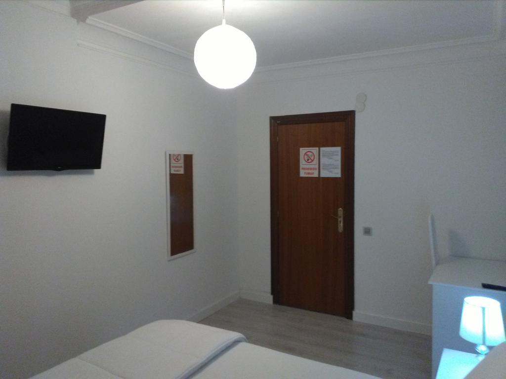 Pension Saint Mateo Logroño Extérieur photo